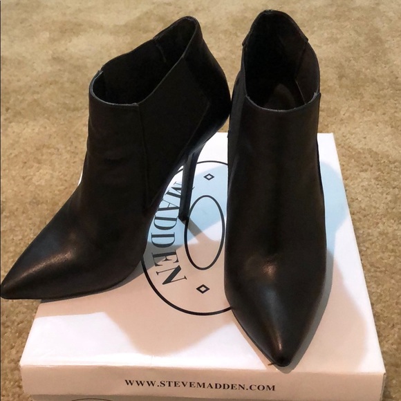 Steve Madden Devil Black Leat Boots - Picture 2 of 5